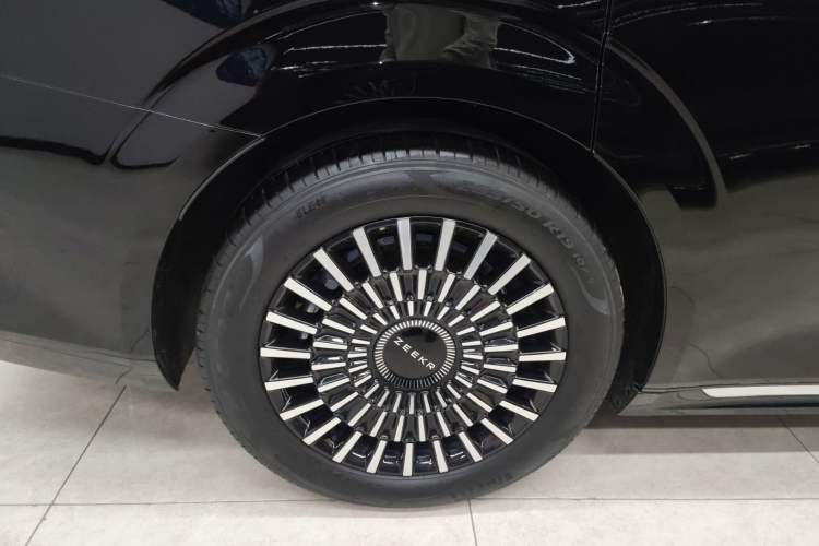 Used Zeekr 009 2024 Six-Seat Executive Version 4WD 108 kWh
