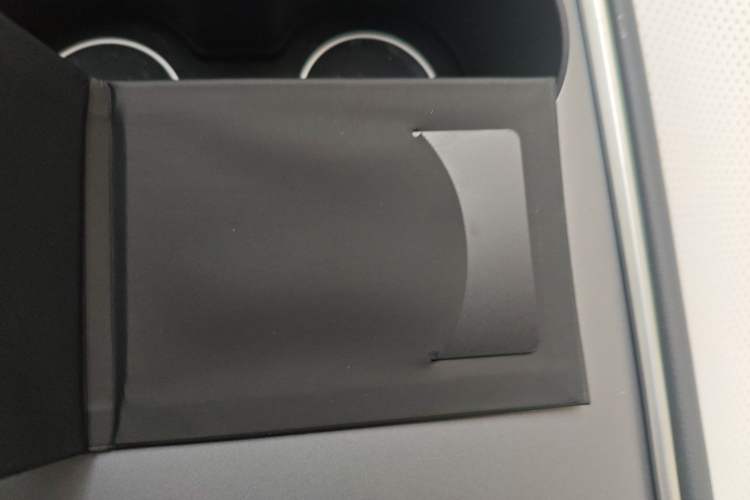 Used Tesla Model Y 2024 Long-Range All-Wheel-Drive Version
