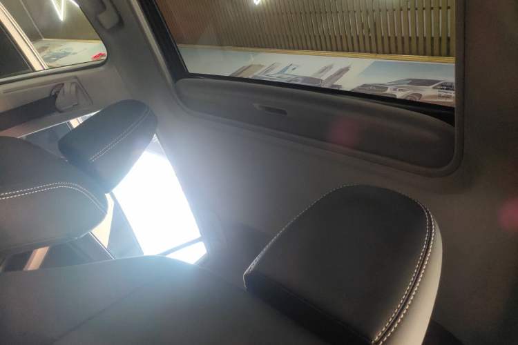 Used Toyota RAV4 2015 2.0L CVT Two-Wheel Drive Fashion Edition
