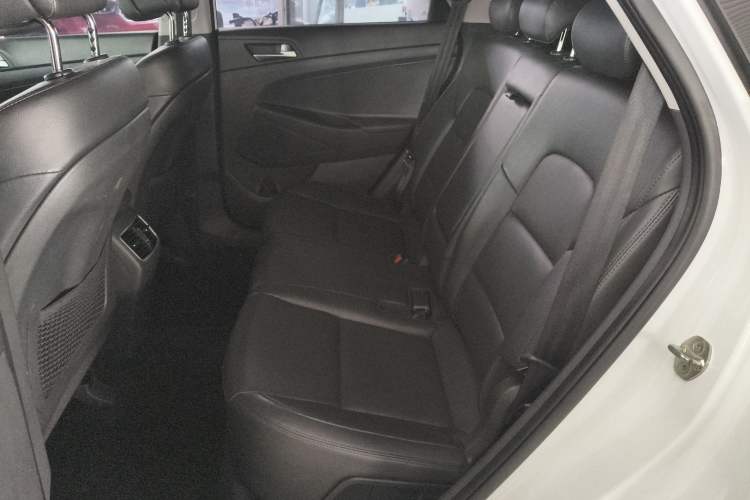 Used Hyundai Tucson 2018 1.6T Dual-Clutch Two-Wheel Drive 15th Anniversary Special Edition