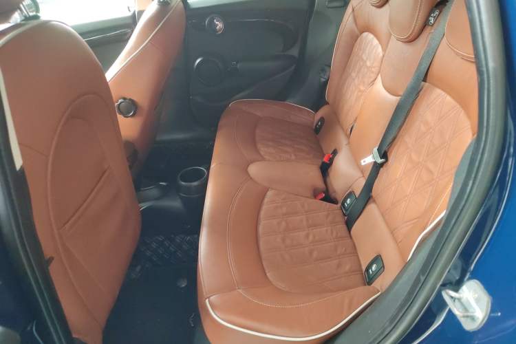 Used  MINI 2018 1.5T COOPER Artist Five-Door Edition
