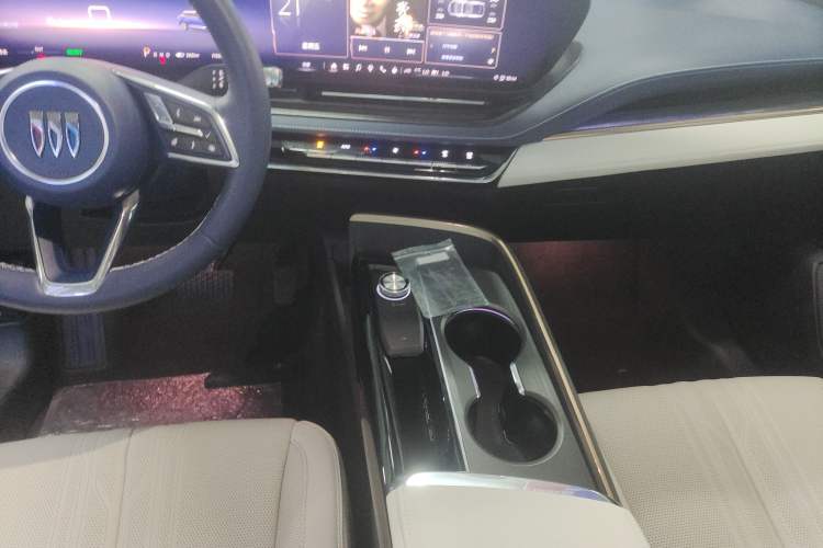 Used Buick E5 2023 Avia Four-Wheel Drive Version
