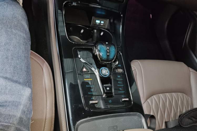 Used BYD Han 2023 EV Champion Edition 605KM Front-Drive Premium Model
