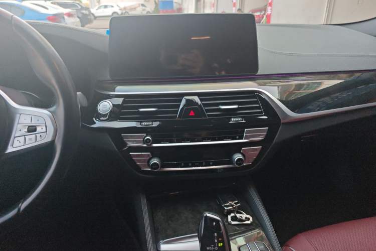 Used BMW 5 Series 2022 Second Facelift 525Li M Sport Package