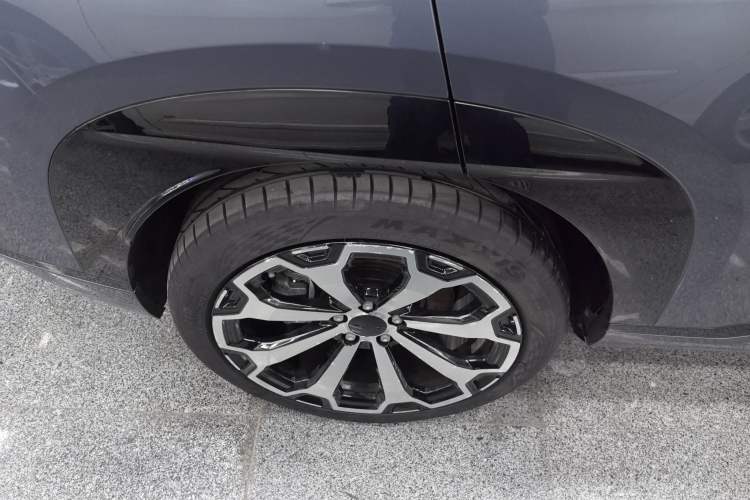 Used AION V 2024 Aion Tyrannosaurus 650 LiDAR Edition