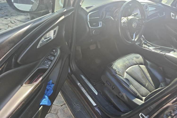 Used Buick Envision 2015 20T Two-Wheel-Drive Elite Model
