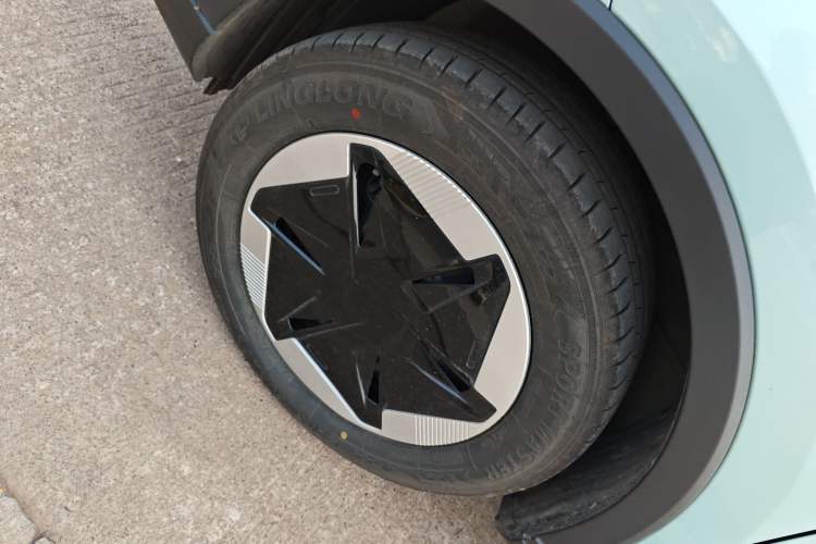 Used Geometry E Firefly 2024 301km Flowing Light
