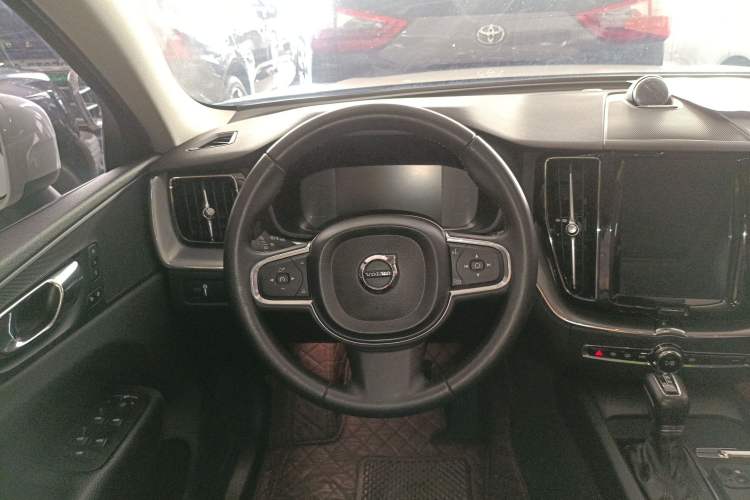 Used Volvo XC60 2018 T5 4x4 Zhiyi Edition
