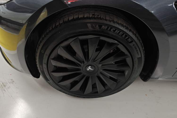 Used Tesla Model 3 2023 Rear-Wheel-Drive Version
