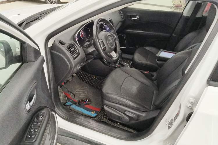 Used  Compass 2019 220T Automatic Family Edition
