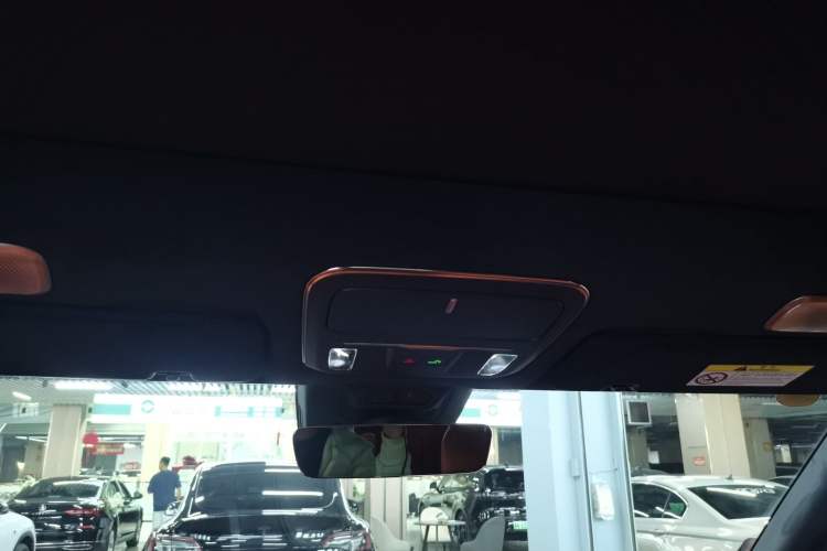 Used Lynk & Co 900 2025 1.5T Ultra
