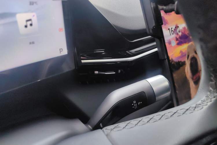 Used  L6 2023 125km MAX