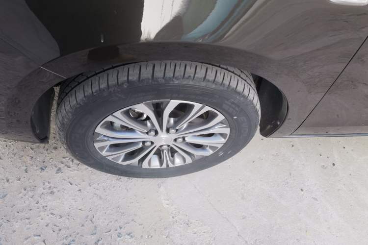 Used Buick GL8 2022 Land Cruiser Executive Class 652T Comfort Model
