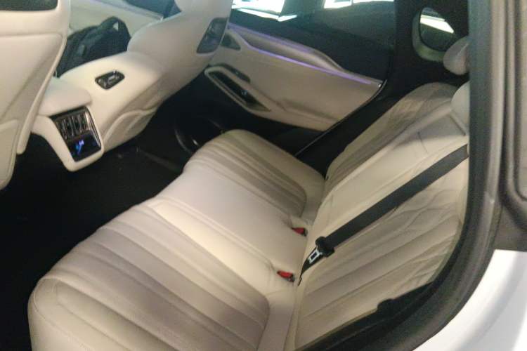 Used BYD Song L EV 2025 662 km Advanced Intelligent Driving Version
