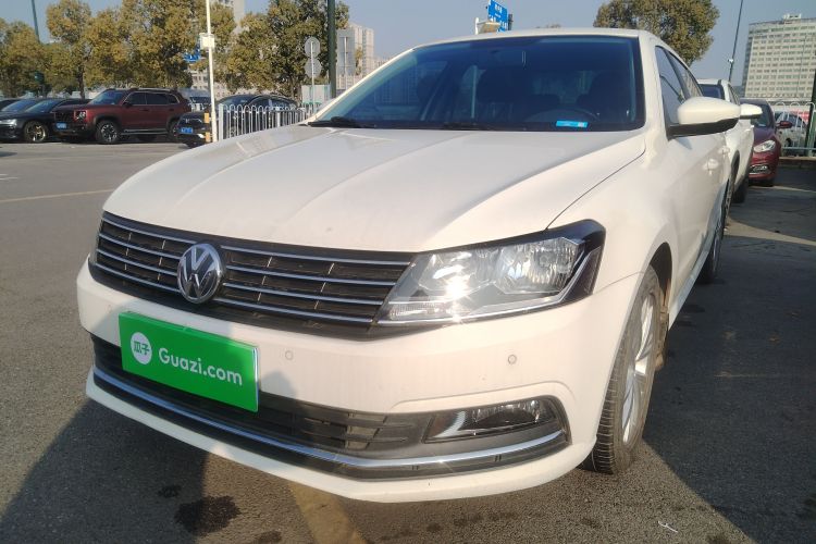 Used Volkswagen Lavida 2015 1.6L Automatic Comfort Edition
