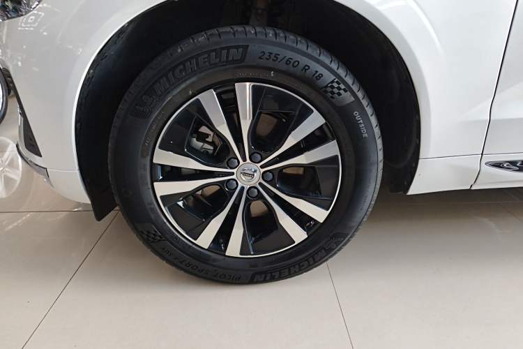 Used Volvo XC60 2022 B5 4x4 Zhiyi Luxury Edition
