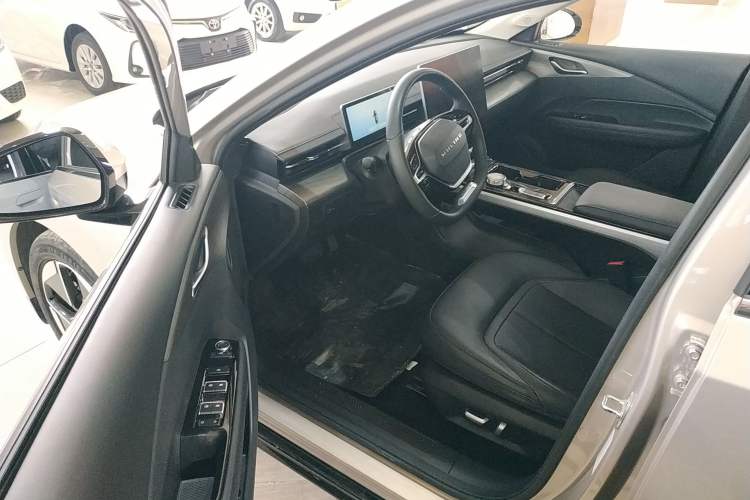 Used Wuling Xingguang 2024 Co-Creation Edition 510 Advanced Model
