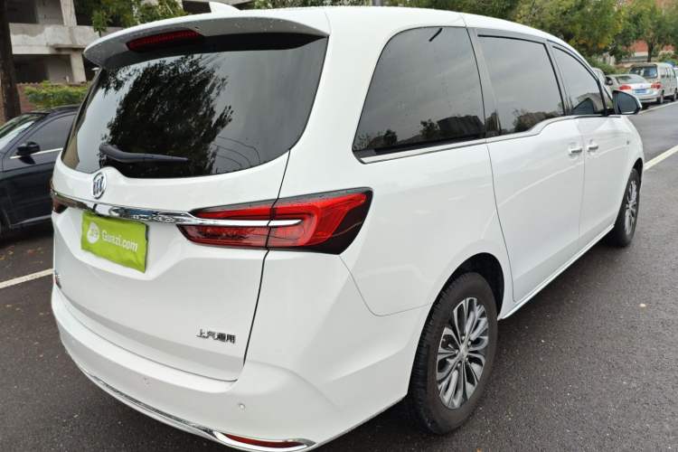 Used Buick GL8 2023 Facelifted Land Cruiser Executive Luxury Version
