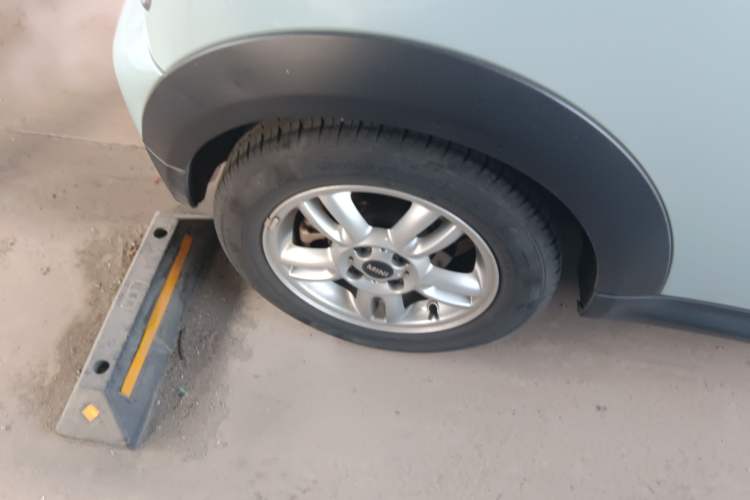 Used  MINI 2011 1.6L ONE
