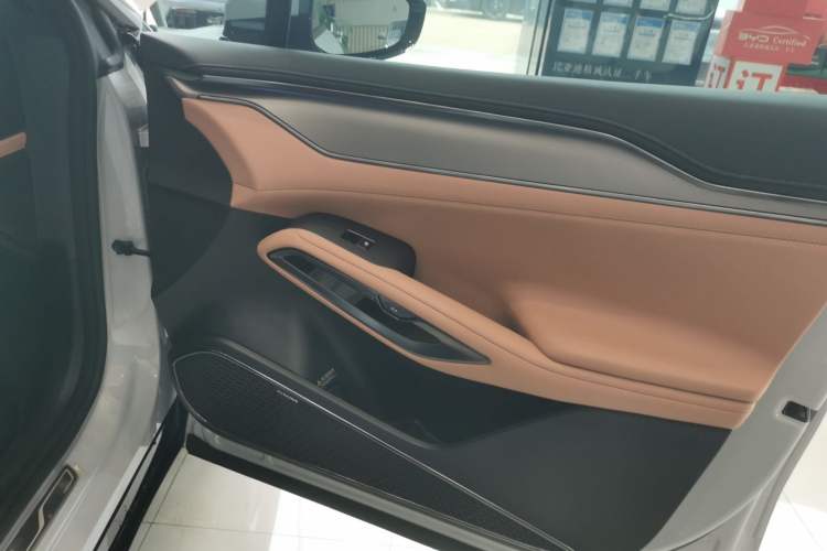 Used BYD Song L EV 2024 550 km Excellence Version
