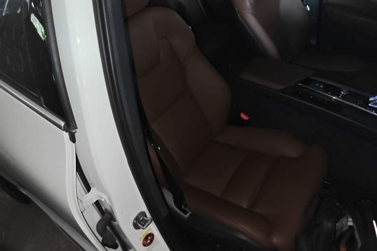 Used Volvo XC60 2025 B5 Four-Wheel Drive Smart & Advanced Luxury Edition
