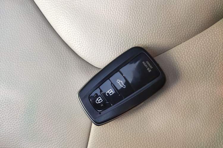 Used Toyota Highlander 2022 Dual-Engine 2.5L Four-Wheel Drive Prestige Version 7 Seats
