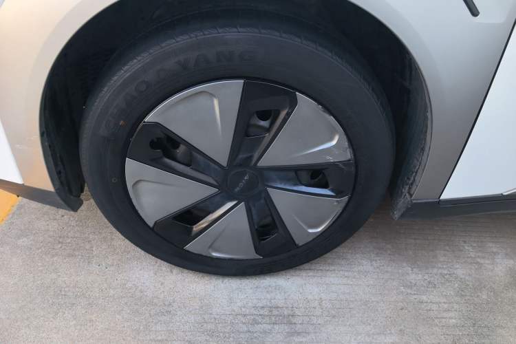 Used AION Y 2023 Younger