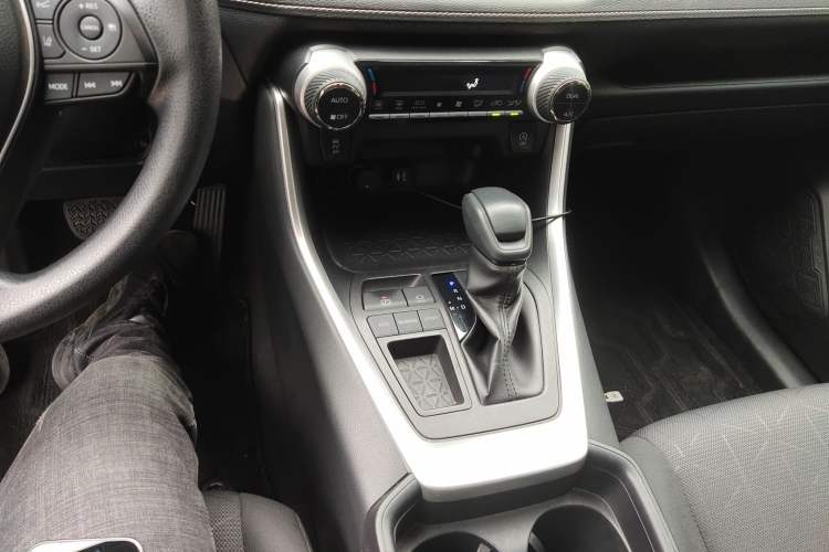 Used Toyota RAV4 2020 2.0L CVT Two-Wheel Drive Fashion Edition
