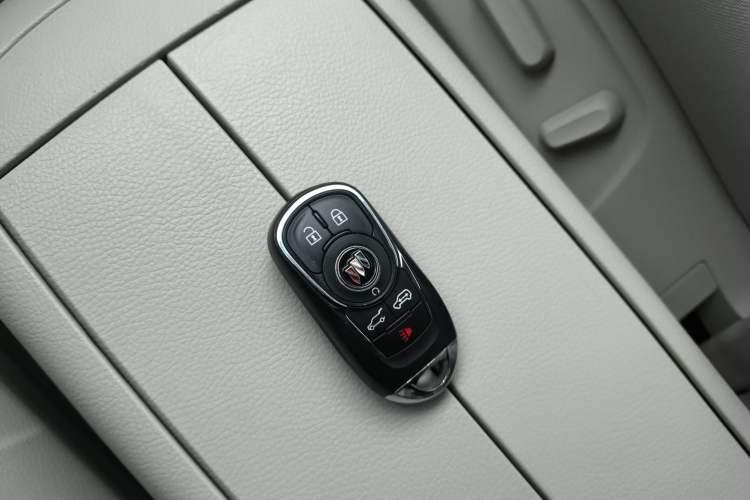 Used Buick GL8 2023 Land Executive Class Deluxe Model