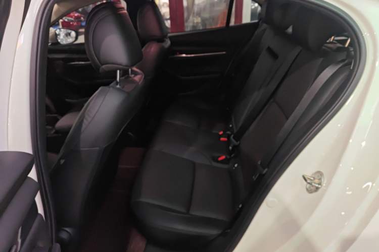 Used Mazda Mazda 3 Axela 2020 1.5L Automatic Luxury Version