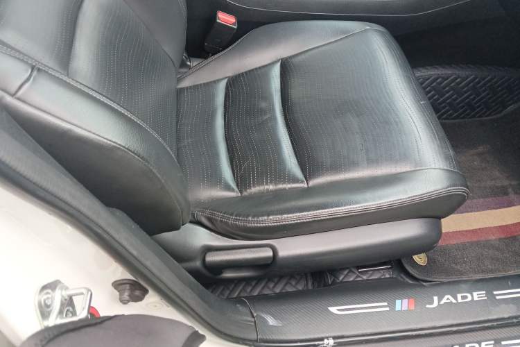 Used Honda Jade 2013 1.8L CVT Luxury Edition 5 seats
