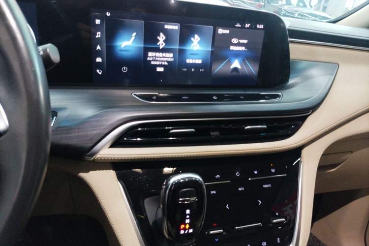 Used Buick GL8 2022 ES Landtrek 653T Luxury Edition