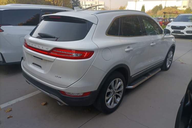 Used Lincoln MKC 2017 2.0T Two-Wheel-Drive Luxury Edition
