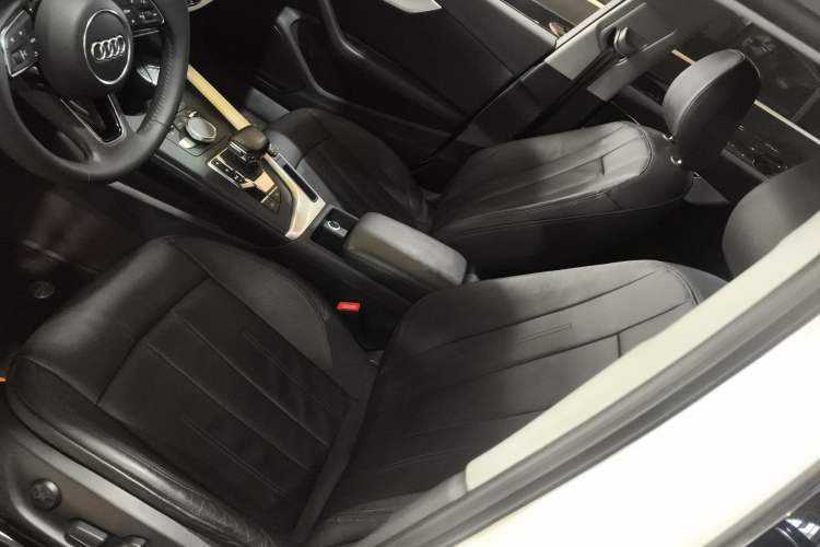 Used Audi A4L 2019 40 TFSI Fashion Edition China VI Emission Standard