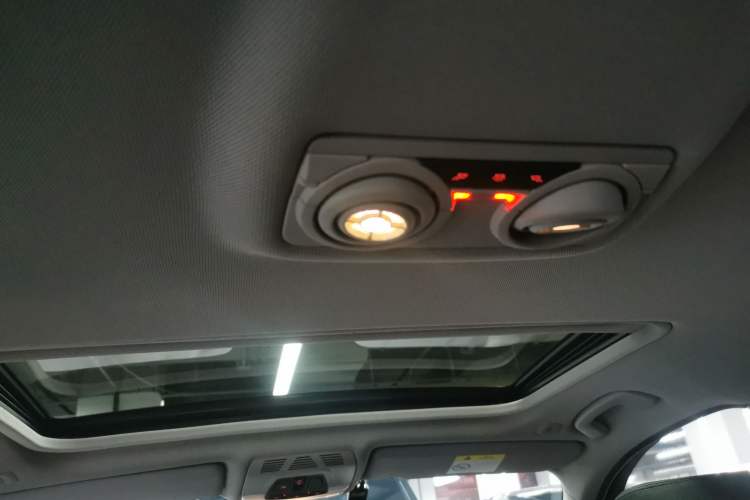 Used BMW 3 Series 2017 318Li Fashion Model
