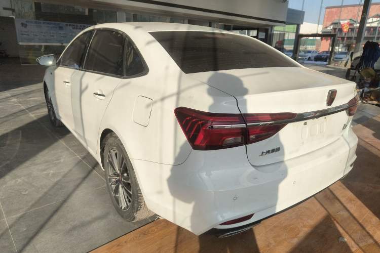 Used Roewe i6 2020 PLUS 1.6L CVT 4G Connected Glory Flagship Edition
