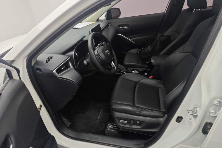 Used Toyota FRONTLANDER 2022 2.0L CVT Luxury PLUS Edition