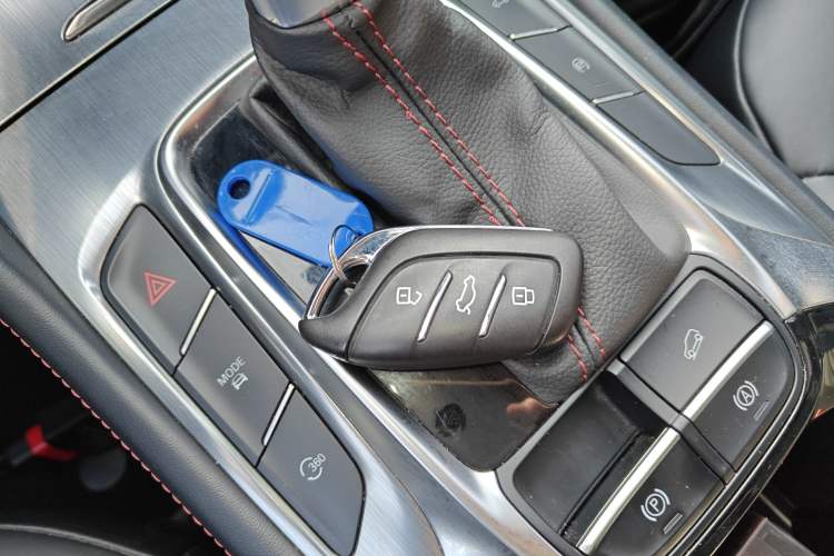 Used MG HS 2018 30T Automatic Two-Wheel Drive Trophy Edition—High-Octane V-Model