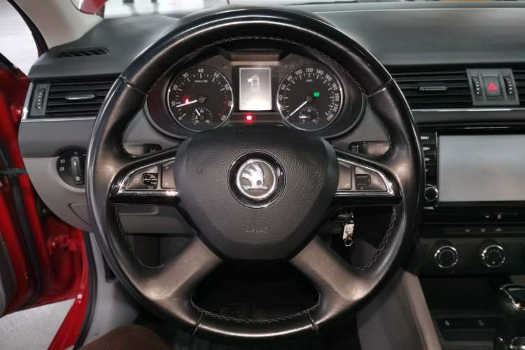 Used Skoda Octavia 2015 1.6L Automatic Yijun Edition
