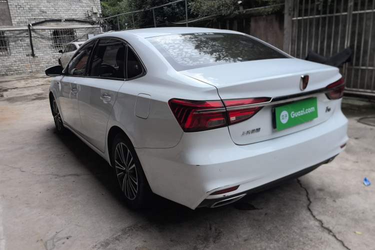 Used Roewe i6 2020 PLUS 1.6L CVT 4G Connected Glory Flagship Edition
