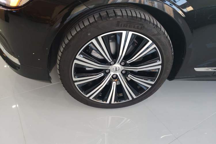 Used Volvo S90 2025 B5 Zhiyuan Luxury Edition
