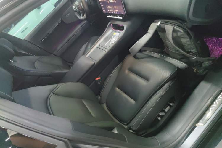 Used  12 2025 Ultra Extended-Range Edition
