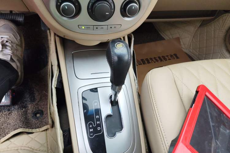 Used Buick Excelle 2013 1.5L Automatic Classic Model
