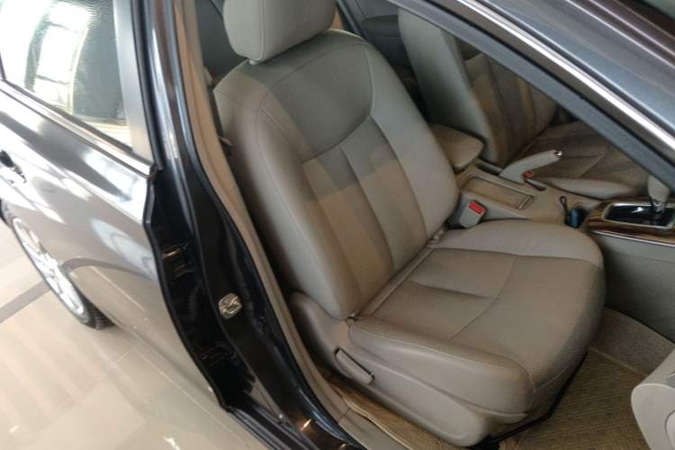 Used Nissan Sylphy 2014 1.6XV CVT Deluxe Edition