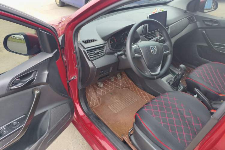 Used Baojun 310 2016 1.2L manual Comfort trim level
