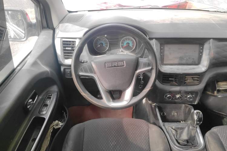 Used Jinbei Gold Hiace 2023 2.0L Passenger Van Travel Lion 5/6/7 Seater
