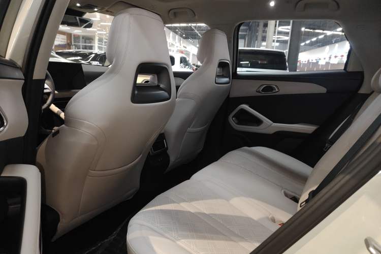 Used BYD Yuan UP 2025 Intelligent Driving Version 401 km Beyond-Range Edition