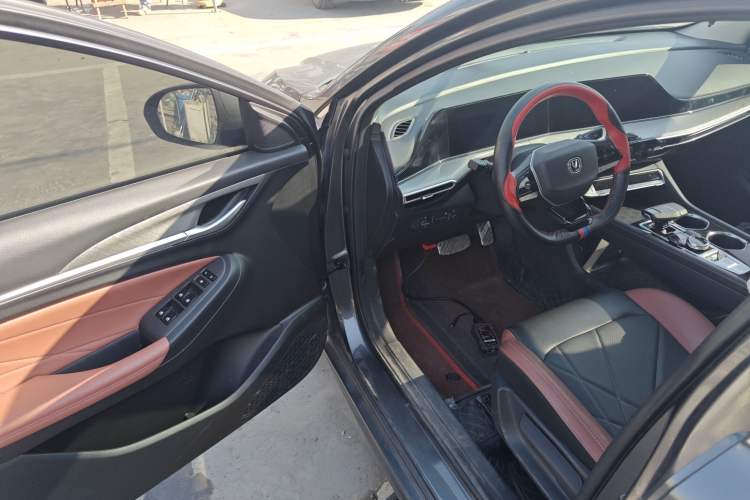 Used Changan Eado 2023 Changan Edition PLUS Blue Whale NE 1.4T GDI DCT Prestige Version
