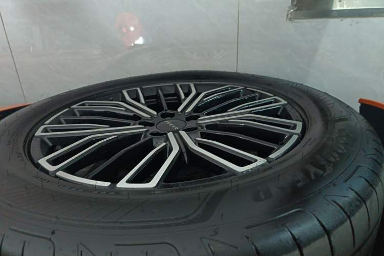 Used Zeekr 001 2025 WE Edition 100 kWh Rear-Wheel Drive
