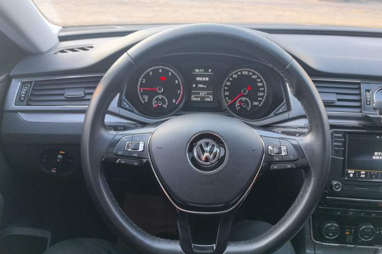 Used Volkswagen Passat 2017 330TSI DSG Luxury Edition
